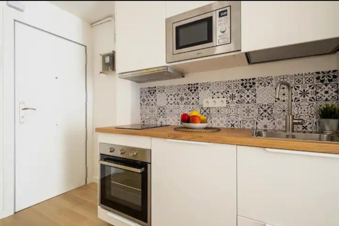 Apartment Close To The Beach 산트 아드리아 데 베소스 외부 사진