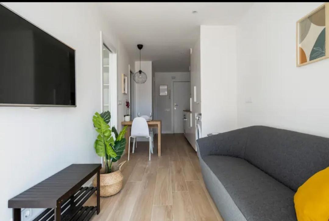 Apartment Close To The Beach 산트 아드리아 데 베소스 외부 사진