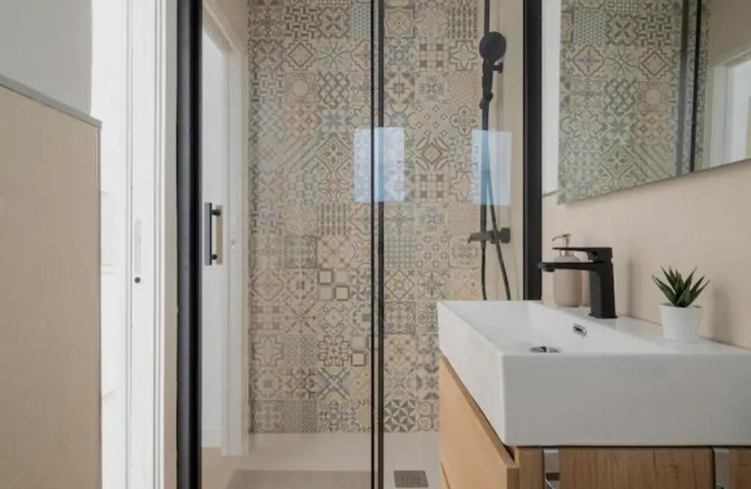 Apartment Close To The Beach 산트 아드리아 데 베소스 외부 사진