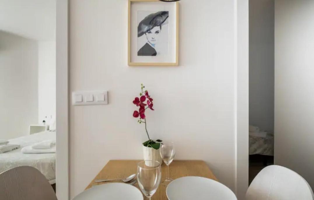 Apartment Close To The Beach 산트 아드리아 데 베소스 외부 사진