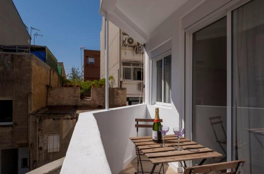 Apartment Close To The Beach 산트 아드리아 데 베소스 외부 사진