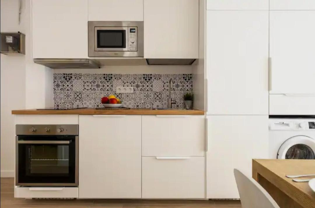 Apartment Close To The Beach 산트 아드리아 데 베소스 외부 사진